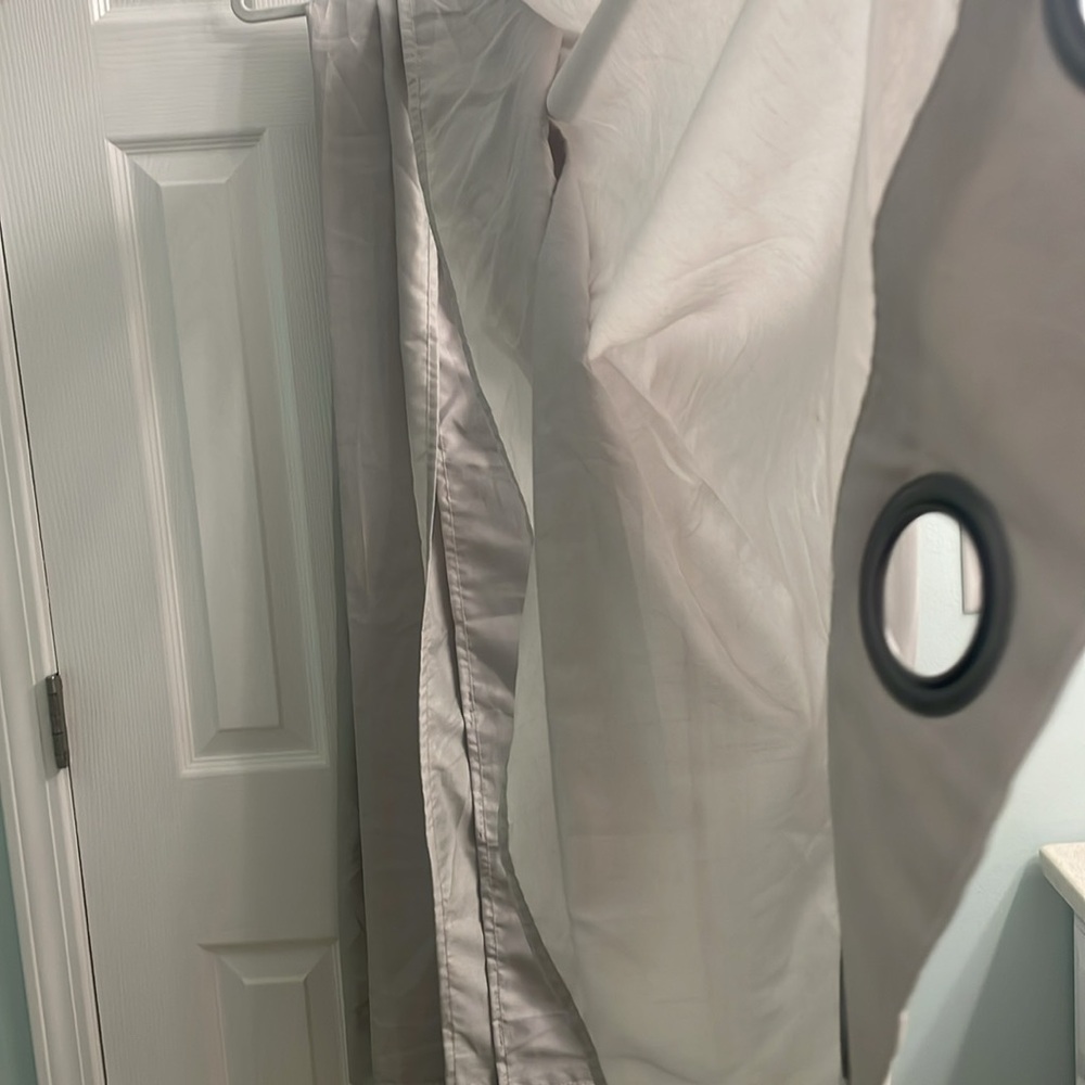 Drapery panels - Picture 3 of 3
